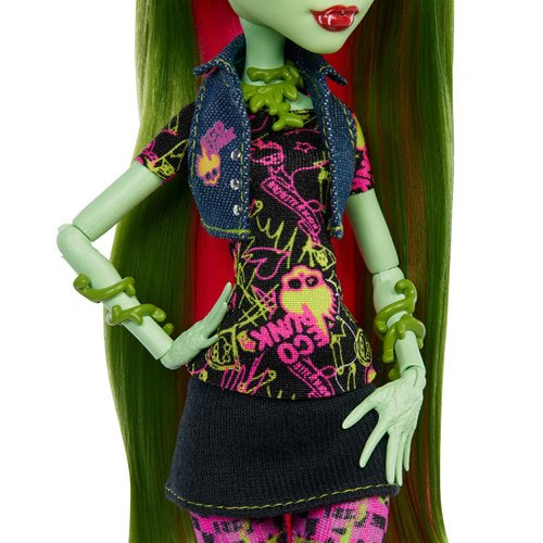 Monster High Boo-riginal Creeproduction Venus McFlytrap (1 per person)